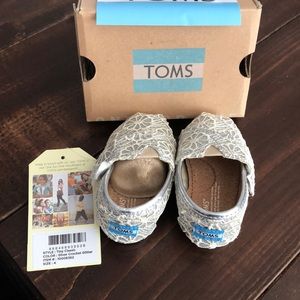 NWT Tiny Toms Baby Shoes-Silver Sparkle-Holiday
